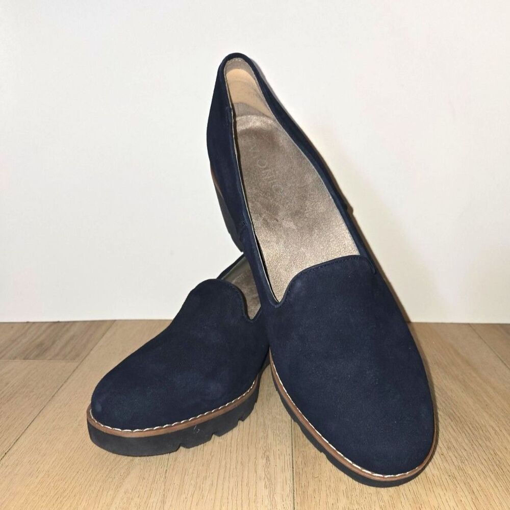Vionic Willa Wedge in Navy Suede Women's Size 9.5 In great preowned condition